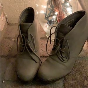 Dr. Scholl’s wedge booties size 8 tan